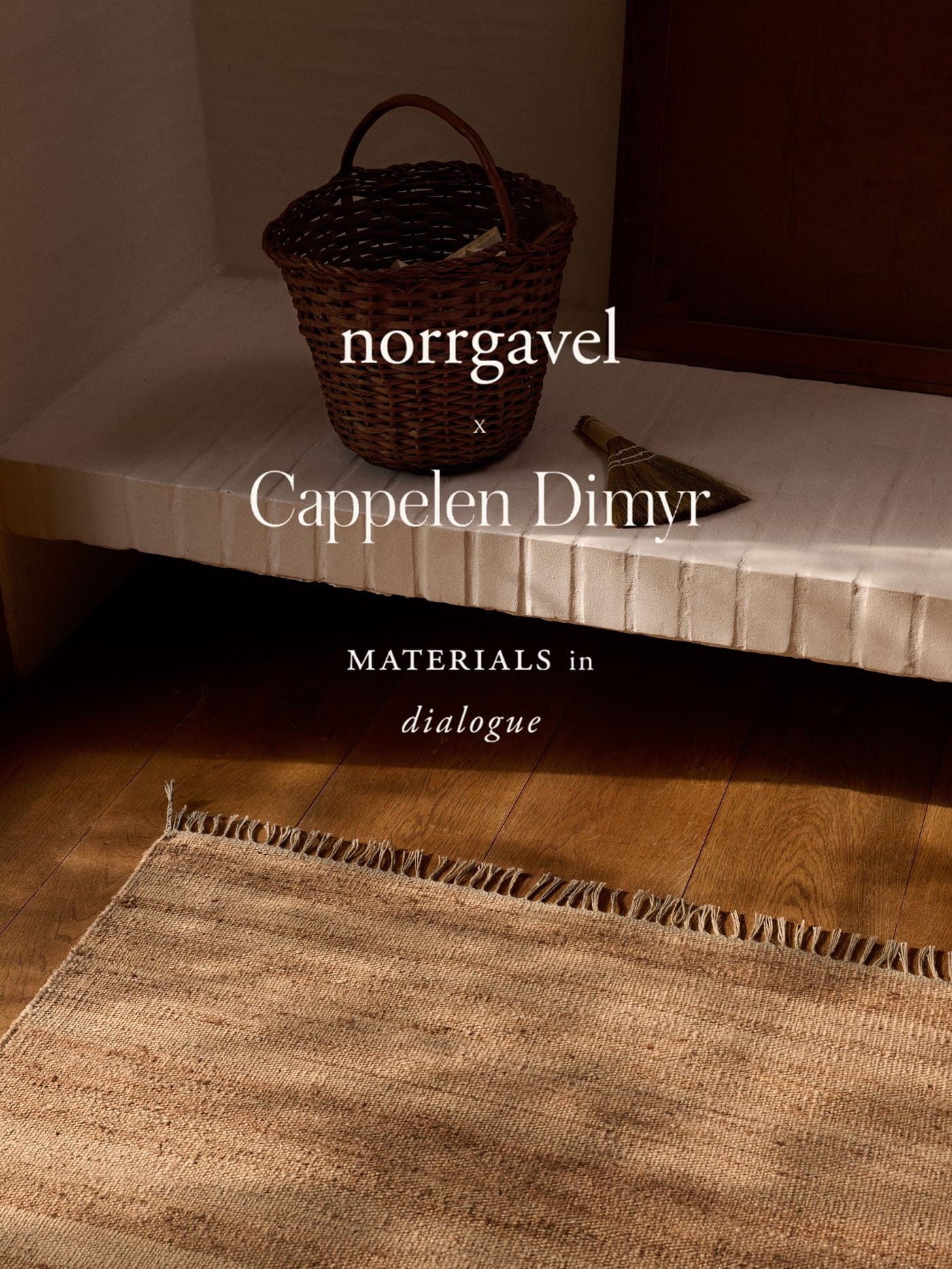 Hampamatta framför en kaklad bänk med texten Norrgavel x Cappelen Dimyr Materials in dialogue