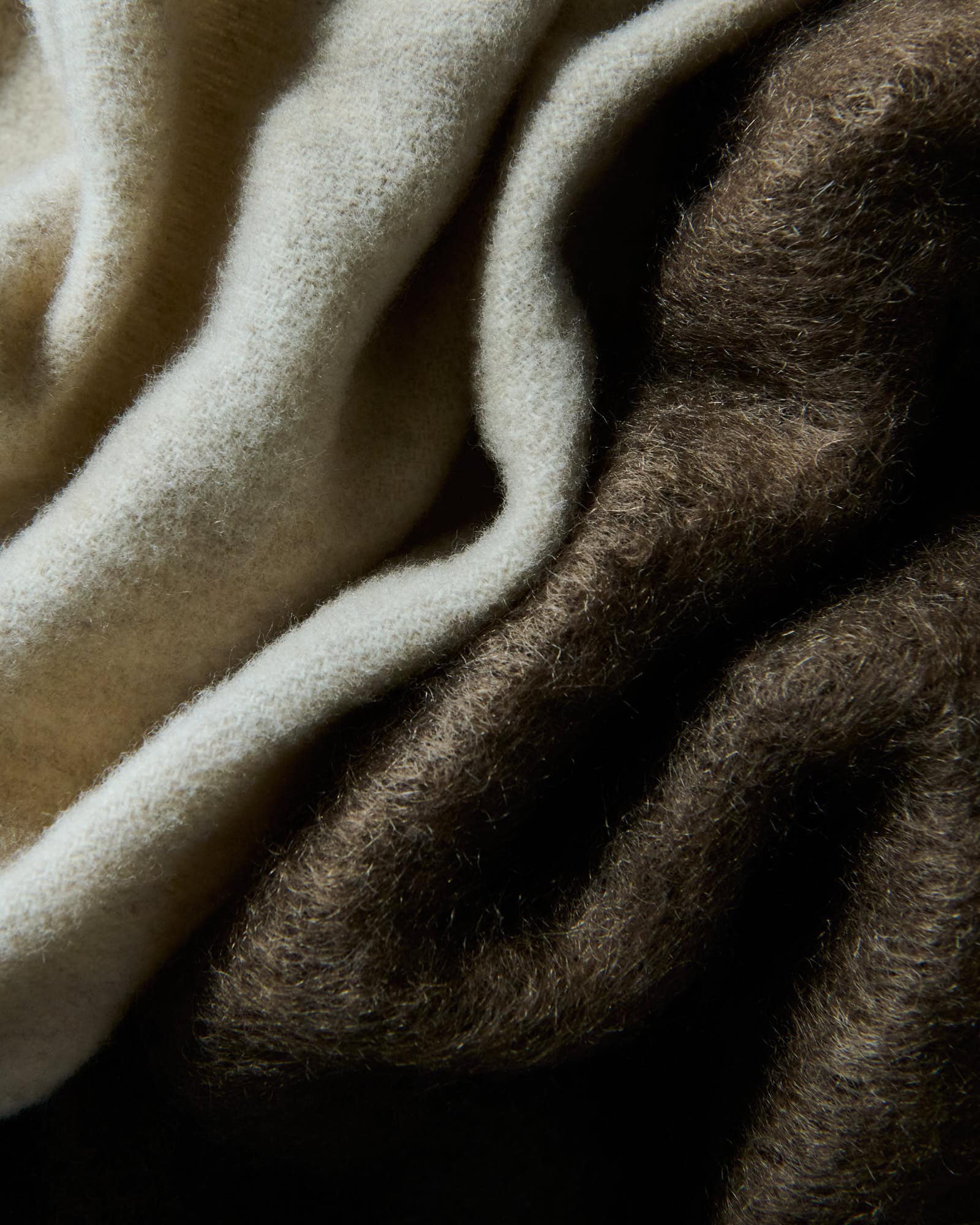 beige och bruna plädar